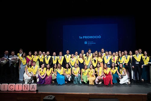 Es gradua la primera promoció d’estudiants del grau en Medicina de la UVic-UCC